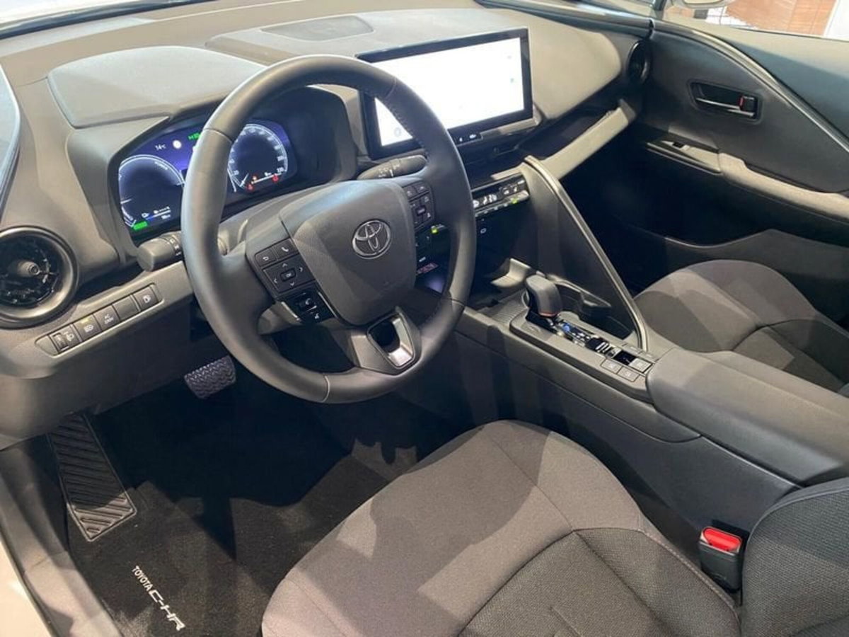 Toyota Toyota C-HR 2.0 phev Trend fwd e-cvt (14)