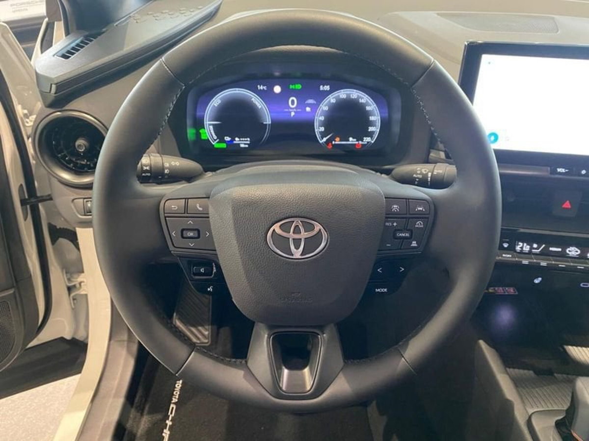 Toyota Toyota C-HR 2.0 phev Trend fwd e-cvt (18)