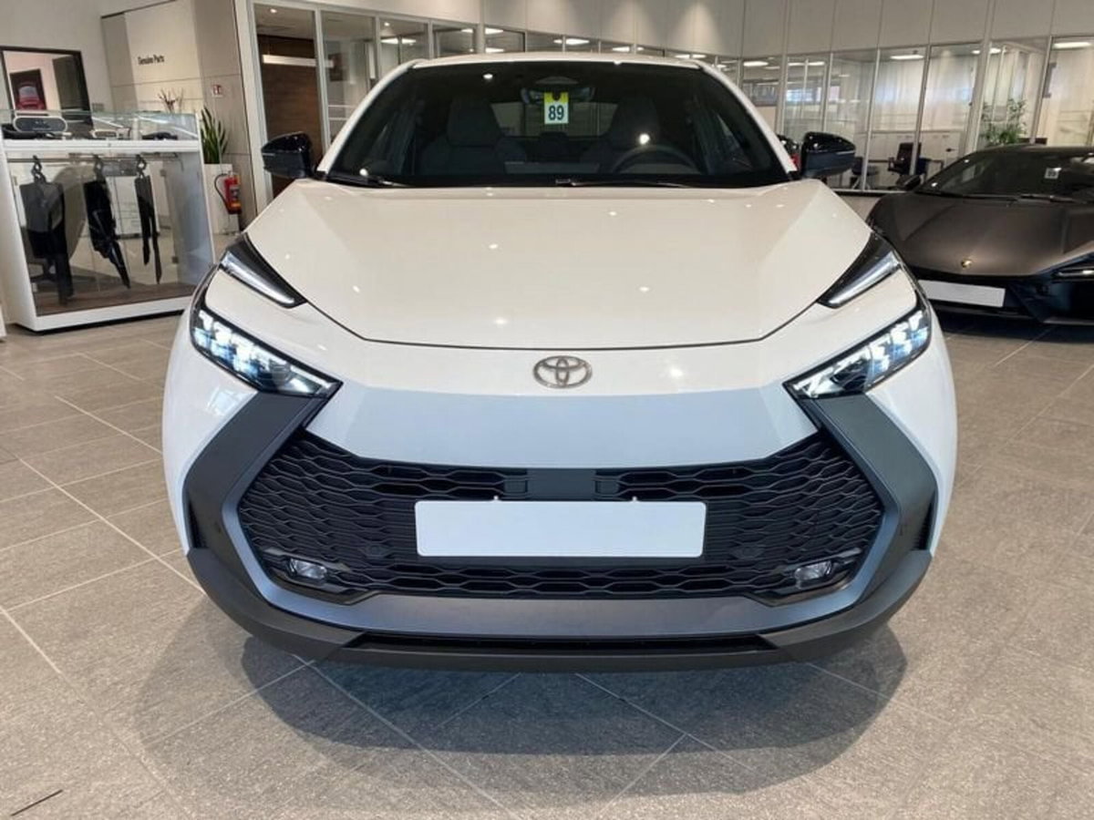 Toyota Toyota C-HR 2.0 phev Trend fwd e-cvt (2)