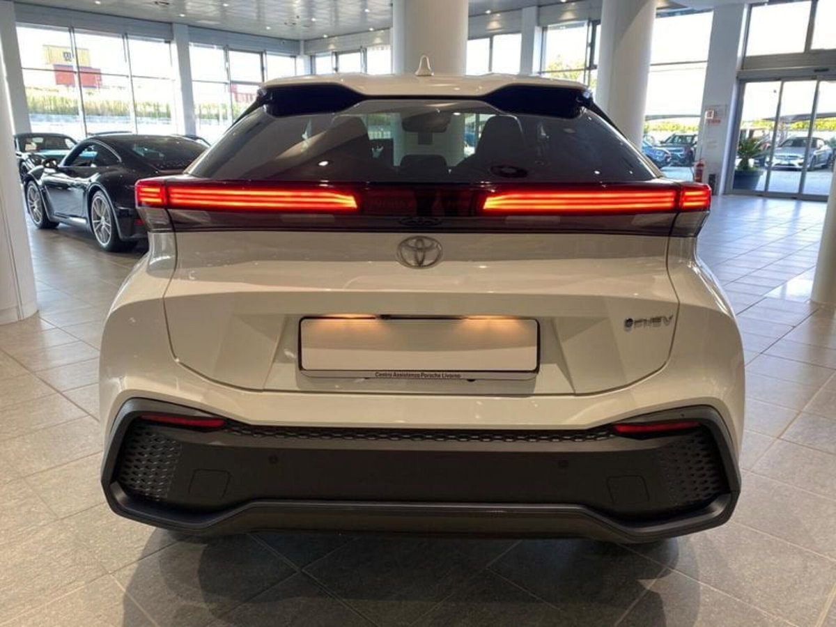 Toyota Toyota C-HR 2.0 phev Trend fwd e-cvt (5)