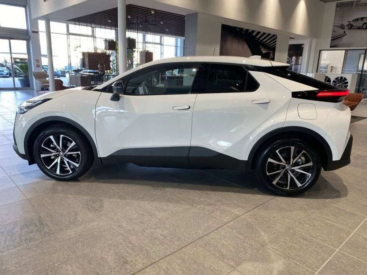 Toyota Toyota C-HR 2.0 phev Trend fwd e-cvt (9)