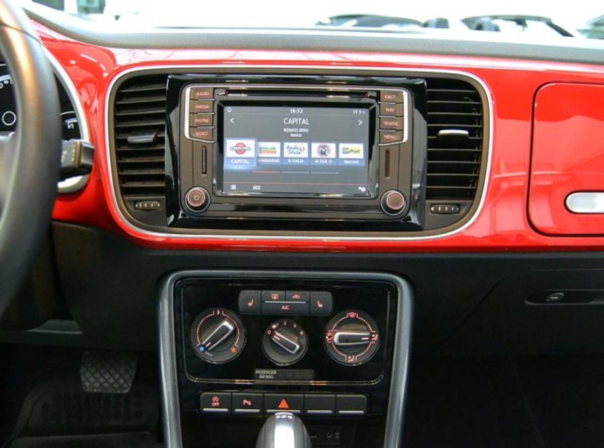 Volkswagen Maggiolino Cabrio 1.2 TSI Design (6)