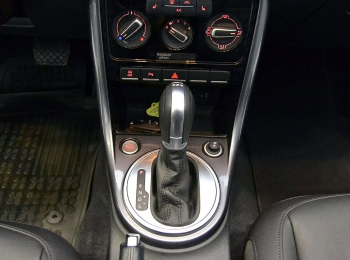 Volkswagen Maggiolino Cabrio 1.2 TSI Design (9)