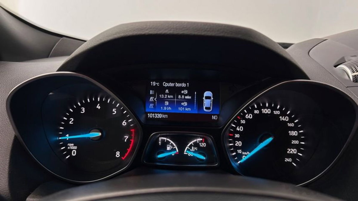 Ford Kuga 1.5 EcoBoost 120 CV S&S 2WD ST-Line (6)