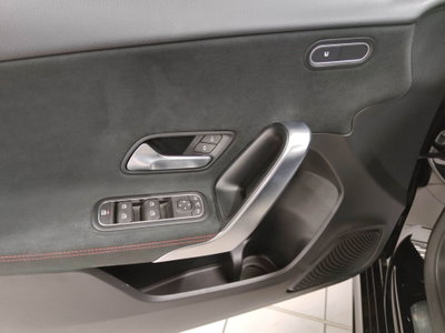 Mercedes-Benz Classe A 180 Premium (16)