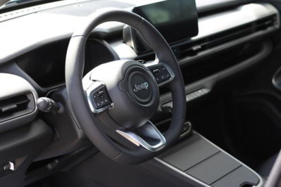Jeep Avenger 1.2 turbo Summit fwd 100cv (11)