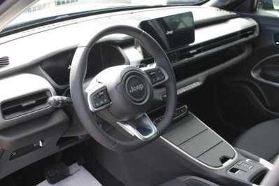 Jeep Avenger 1.2 turbo Summit fwd 100cv (6)