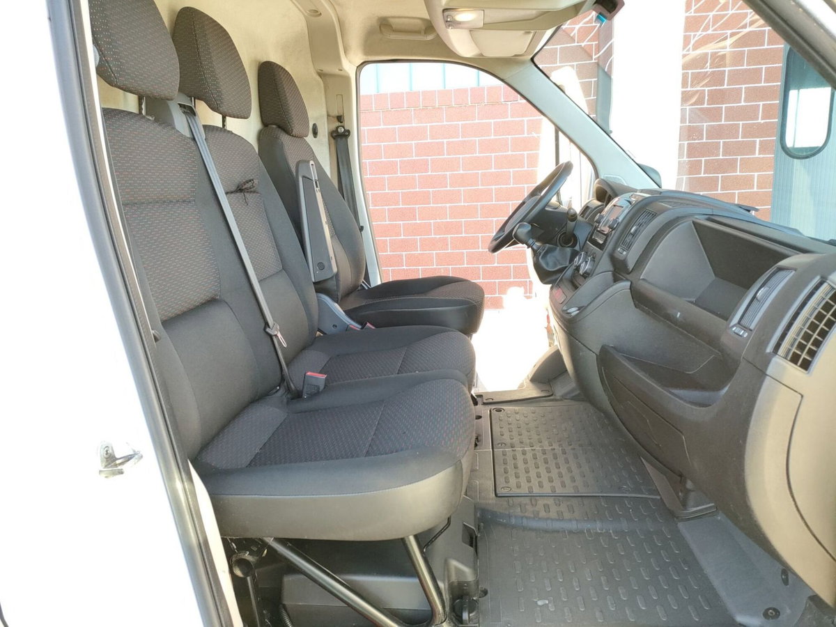 Peugeot Boxer Furgone 330 2.2 BlueHDi 140 S&S PC-TN Furgone Premium (11)
