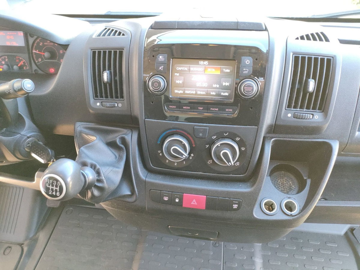 Peugeot Boxer Furgone 330 2.2 BlueHDi 140 S&S PC-TN Furgone Premium (12)