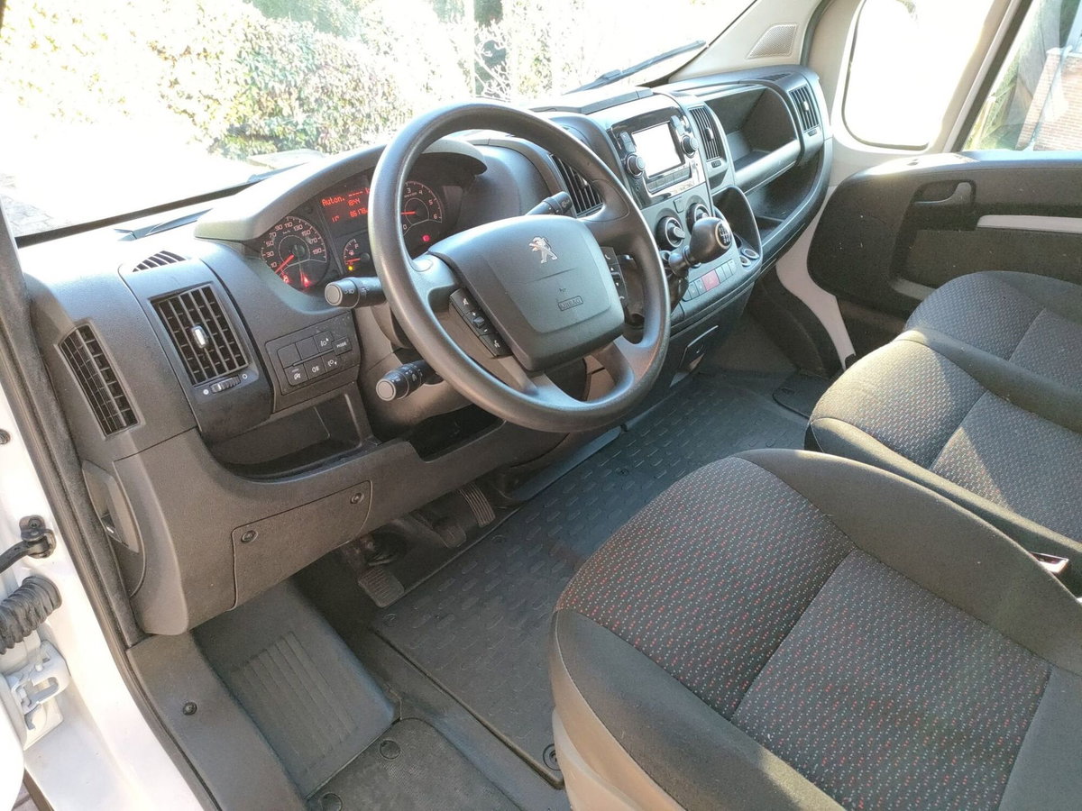 Peugeot Boxer Furgone 330 2.2 BlueHDi 140 S&S PC-TN Furgone Premium (8)