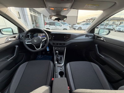 Volkswagen Polo 1.0 tsi Life 95cv (8)