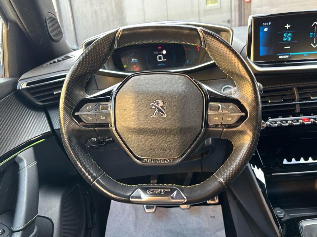 Peugeot 2008 BlueHDi 110 S&S GT (20)