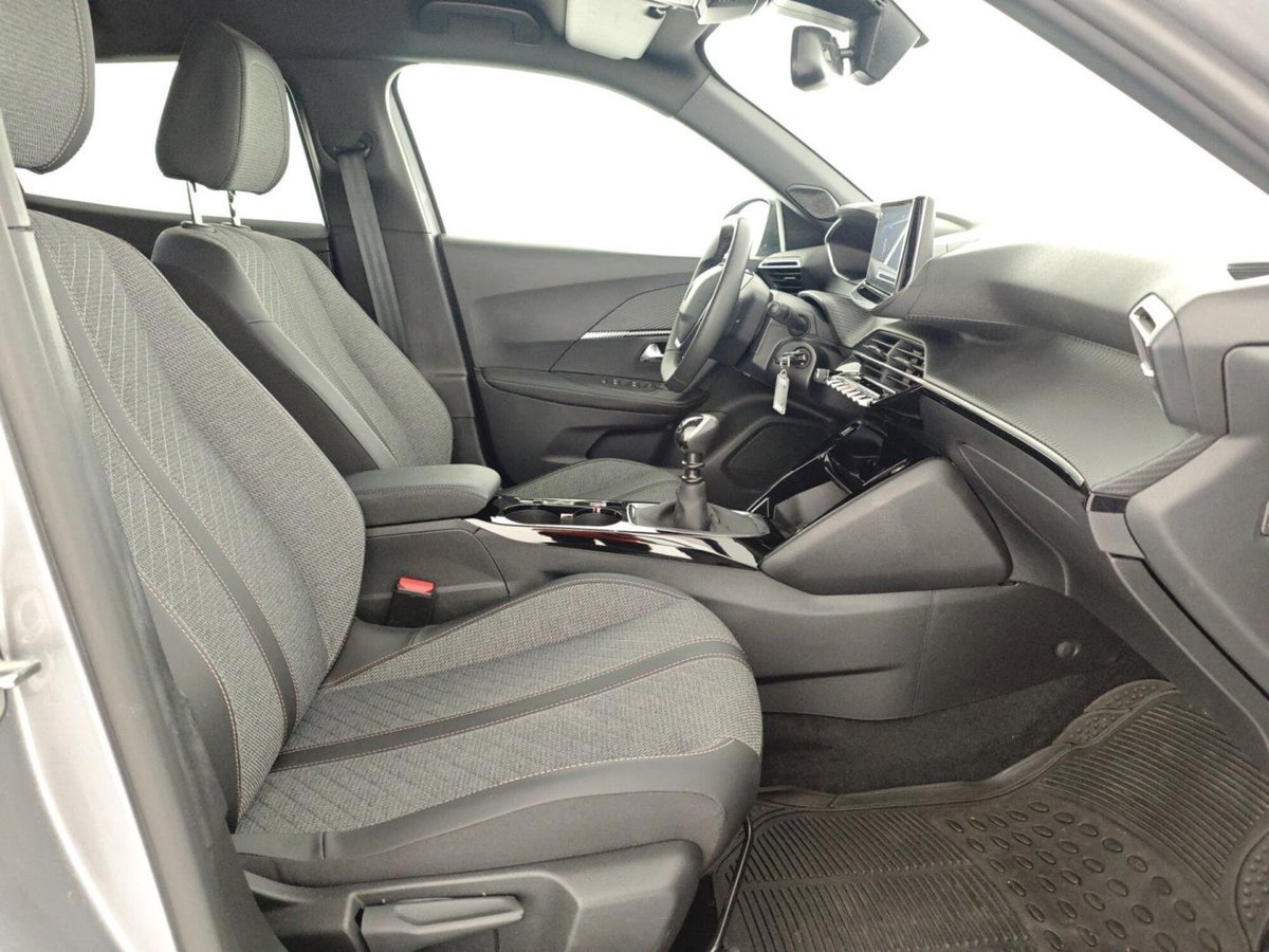 Peugeot 2008 PureTech 100 S&S Allure (13)