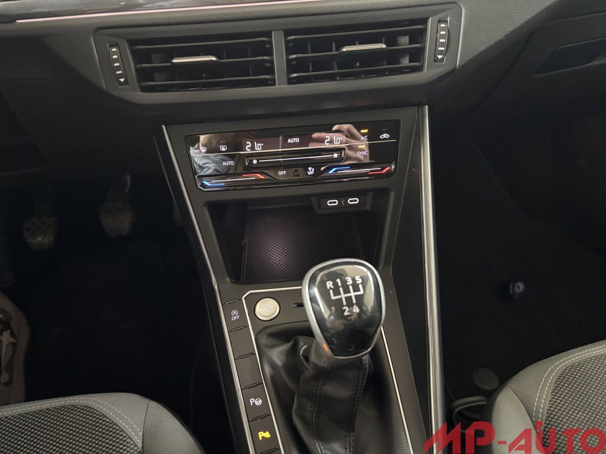 Volkswagen Polo 1.0 tsi Style 95cv (15)