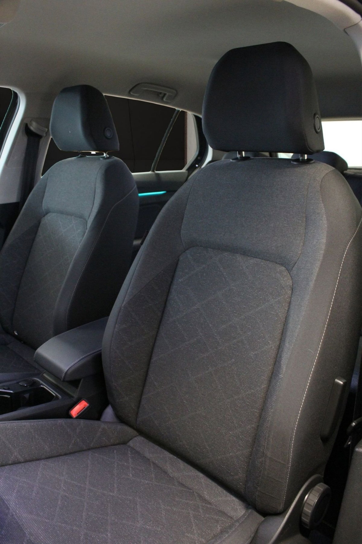 Volkswagen Golf 2.0 TDI DSG SCR Life (10)