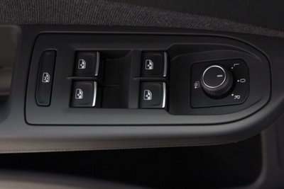 Volkswagen Golf 2.0 TDI DSG SCR Life (9)