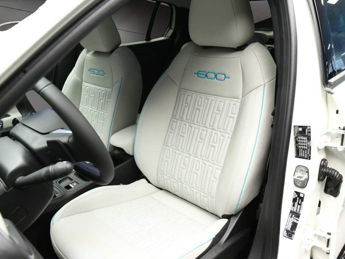 Fiat 600 1.2 hybrid La Prima II 145cv auto (9)
