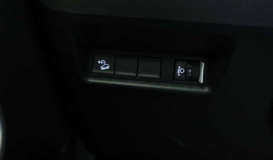 Jeep Avenger 1.2 turbo e-hybrid mhev Upland 4xe 145cv edct6 (11)