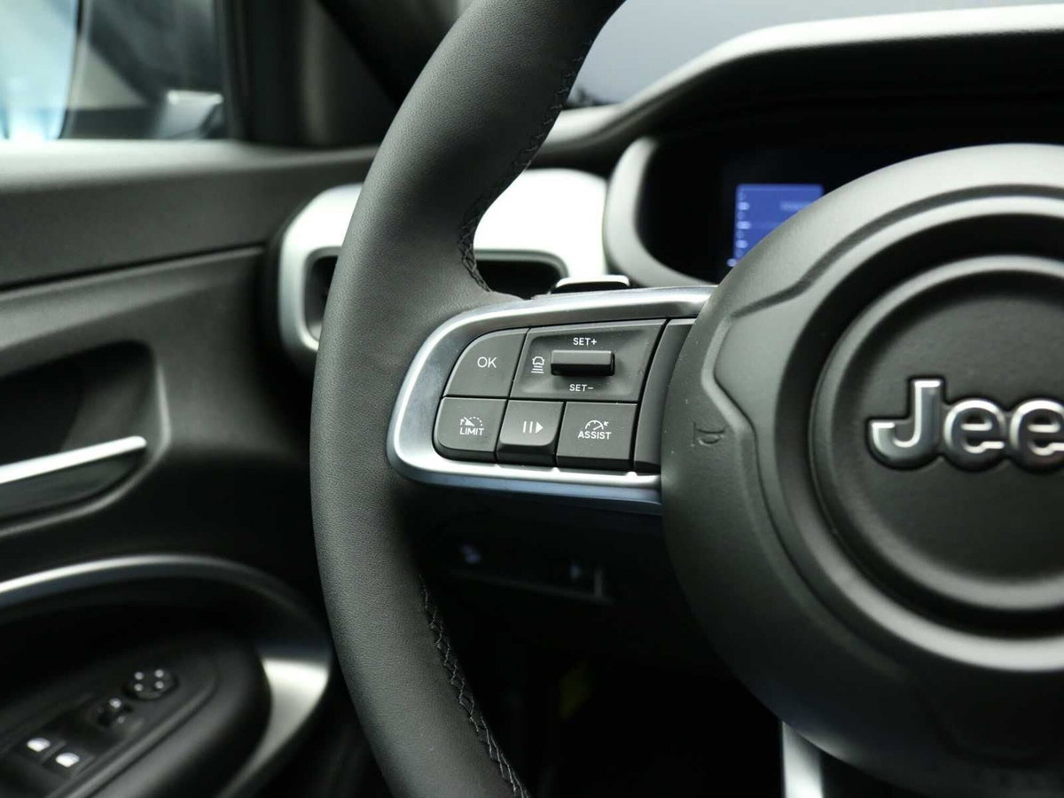 Jeep Avenger 1.2 turbo e-hybrid mhev Upland 4xe 145cv edct6 (12)