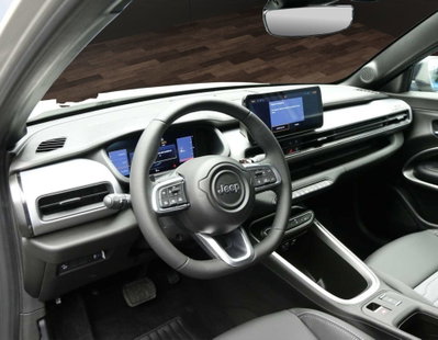 Jeep Avenger 1.2 turbo e-hybrid mhev Upland 4xe 145cv edct6 (14)