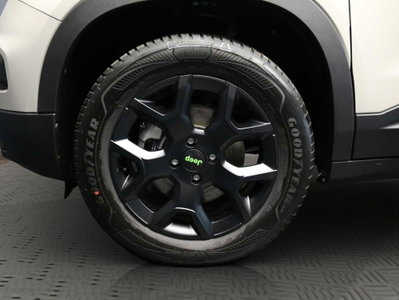 Jeep Avenger 1.2 turbo e-hybrid mhev Upland 4xe 145cv edct6 (2)