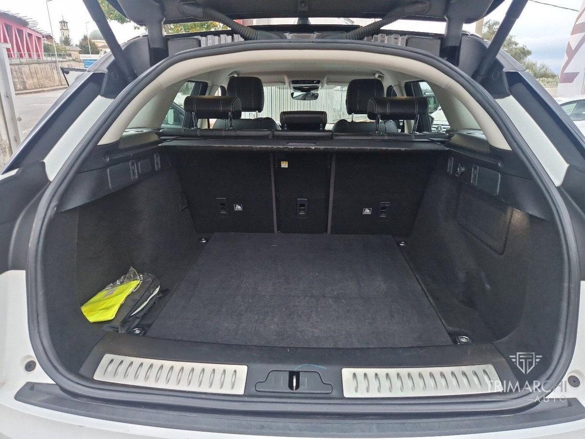 Land Rover Range Rover Velar 2.0D I4 240 CV (8)