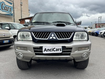 Mitsubishi L200 2.5 TD cat 4WD Double Cab Intense usato