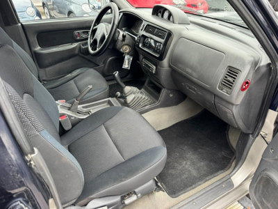 Mitsubishi L200 2.5 TD cat 4WD Double Cab Intense (9)
