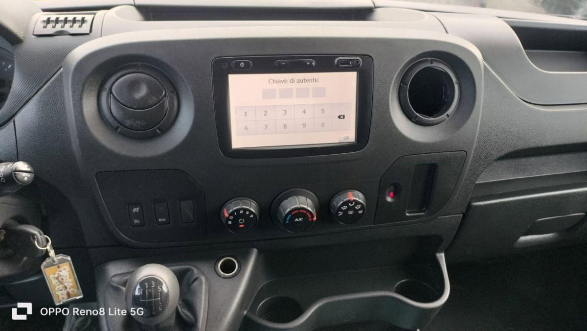 Renault Master Furgone Prop. 130.35 3.0 dCi PL Furgone Ice (13)