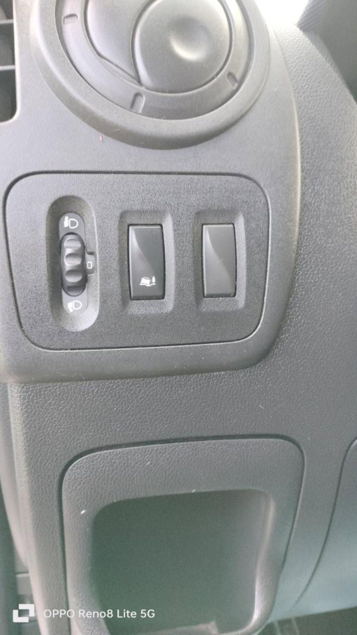 Renault Master Furgone Prop. 130.35 3.0 dCi PL Furgone Ice (16)