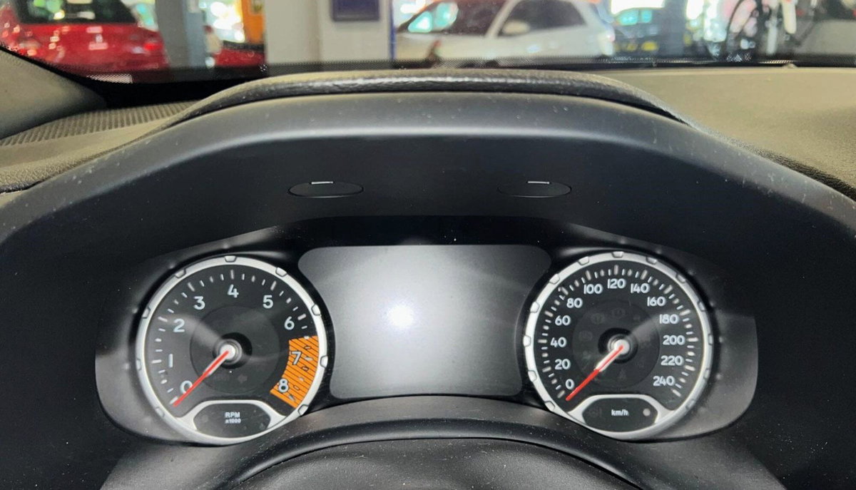 Jeep Renegade 1.5 Turbo T4 MHEV Limited (12)