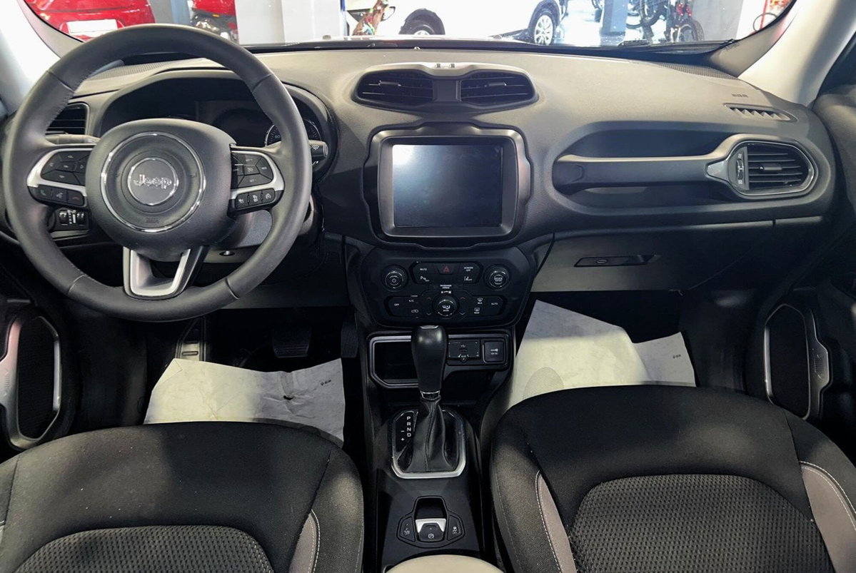 Jeep Renegade 1.5 Turbo T4 MHEV Limited (16)