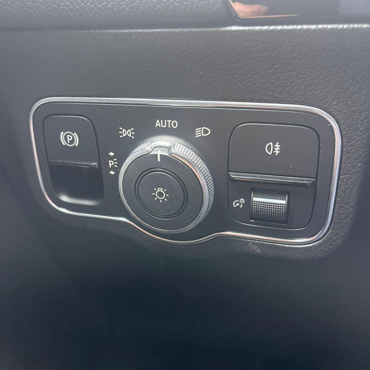 Mercedes-Benz GLA SUV 180 d Automatic Premium (13)
