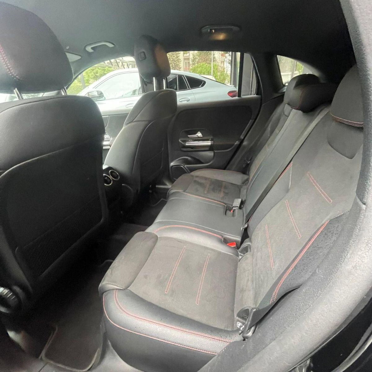Mercedes-Benz GLA SUV 180 d Automatic Premium (7)