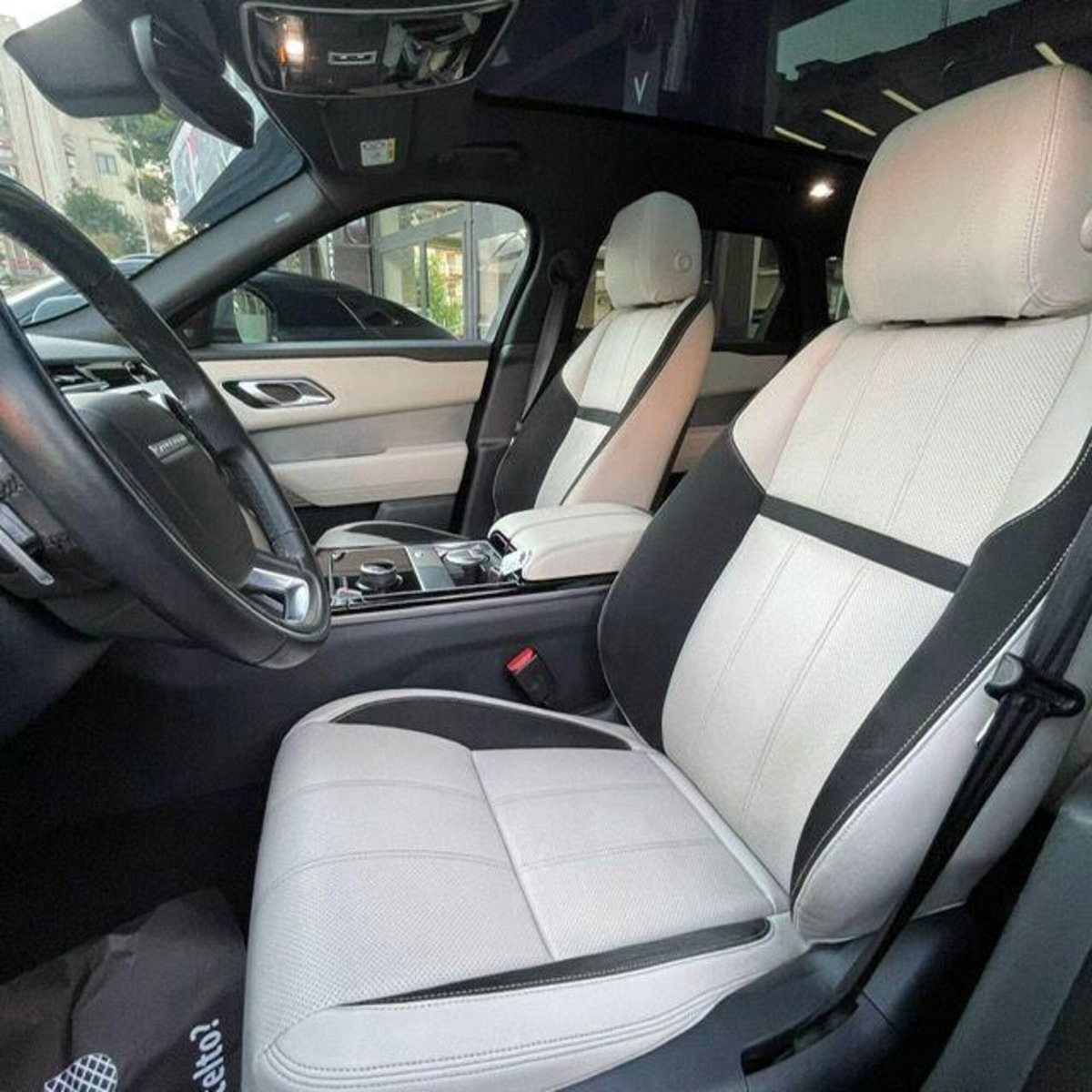 Land Rover Range Rover Velar 2.0D I4 240 CV R-Dynamic SE (6)