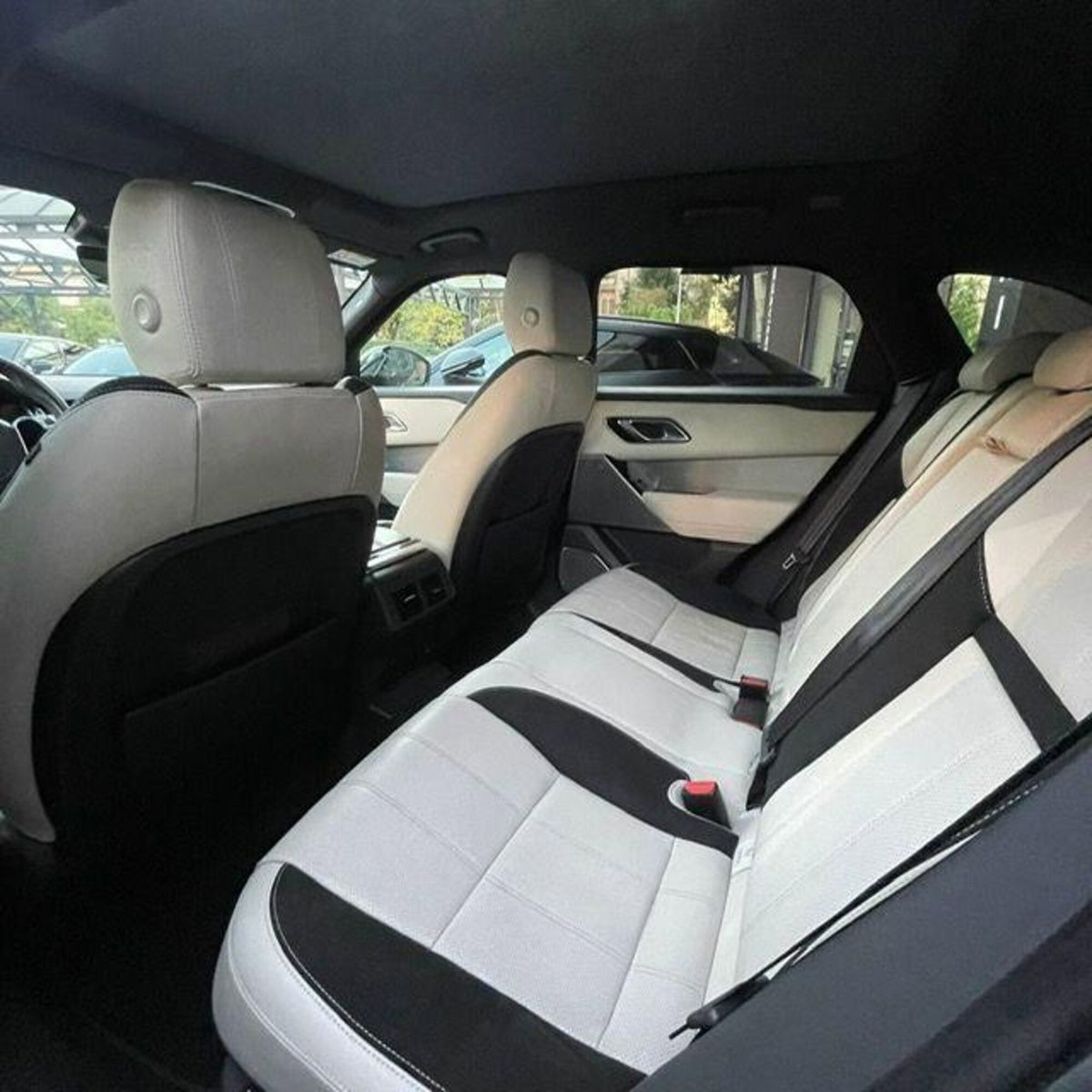 Land Rover Range Rover Velar 2.0D I4 240 CV R-Dynamic SE (7)