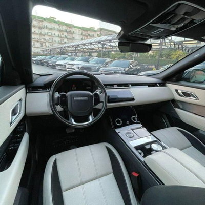 Land Rover Range Rover Velar 2.0D I4 240 CV R-Dynamic SE (9)