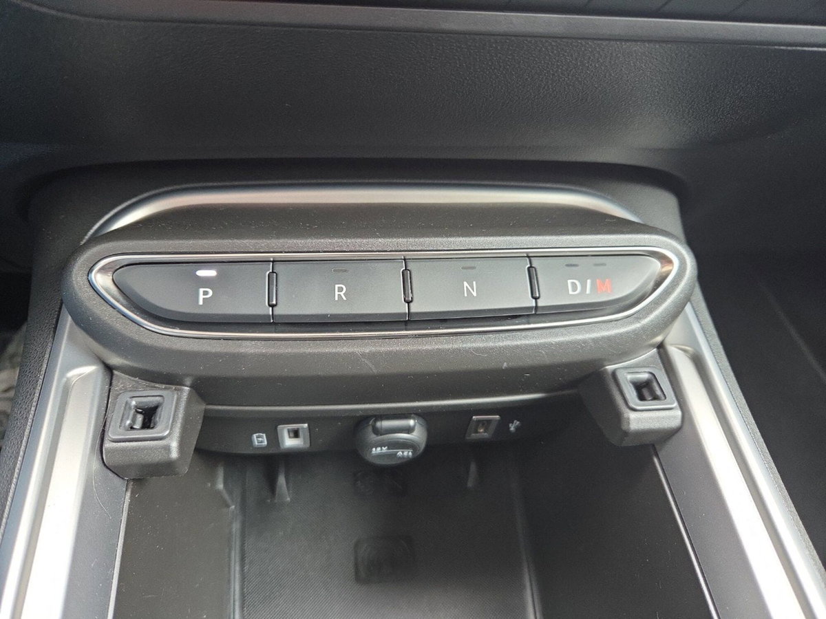 Jeep Avenger 1.2 turbo e-hybrid mhev Summit fwd 110cv edct6 (11)