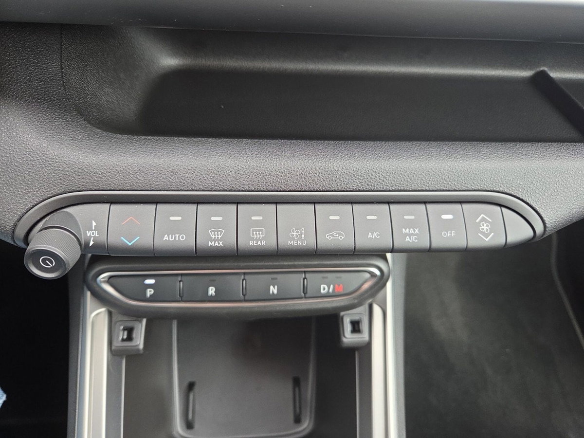 Jeep Avenger 1.2 turbo e-hybrid mhev Summit fwd 110cv edct6 (14)