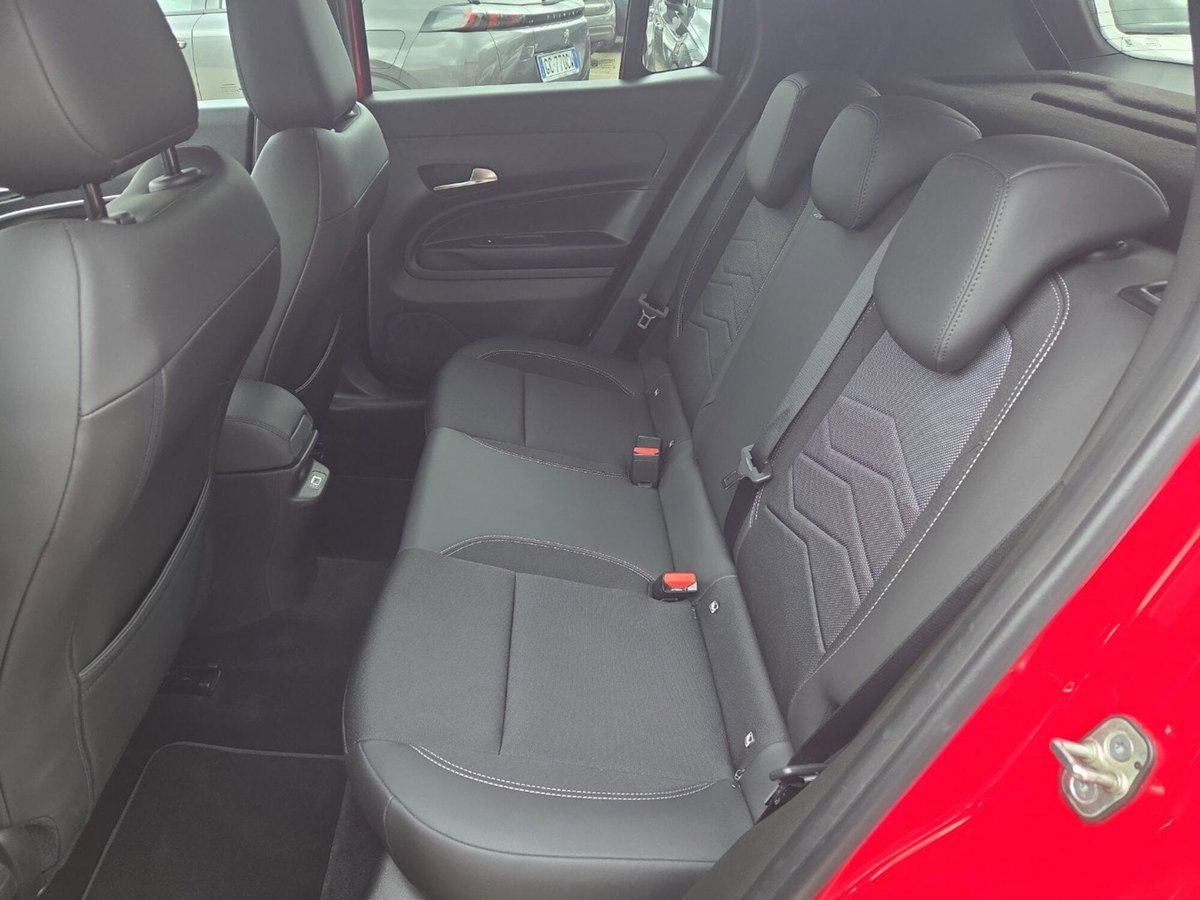 Jeep Avenger 1.2 turbo e-hybrid mhev Summit fwd 110cv edct6 (9)