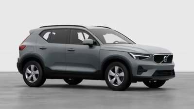 Volvo XC40 B3 automatico Essential nuova