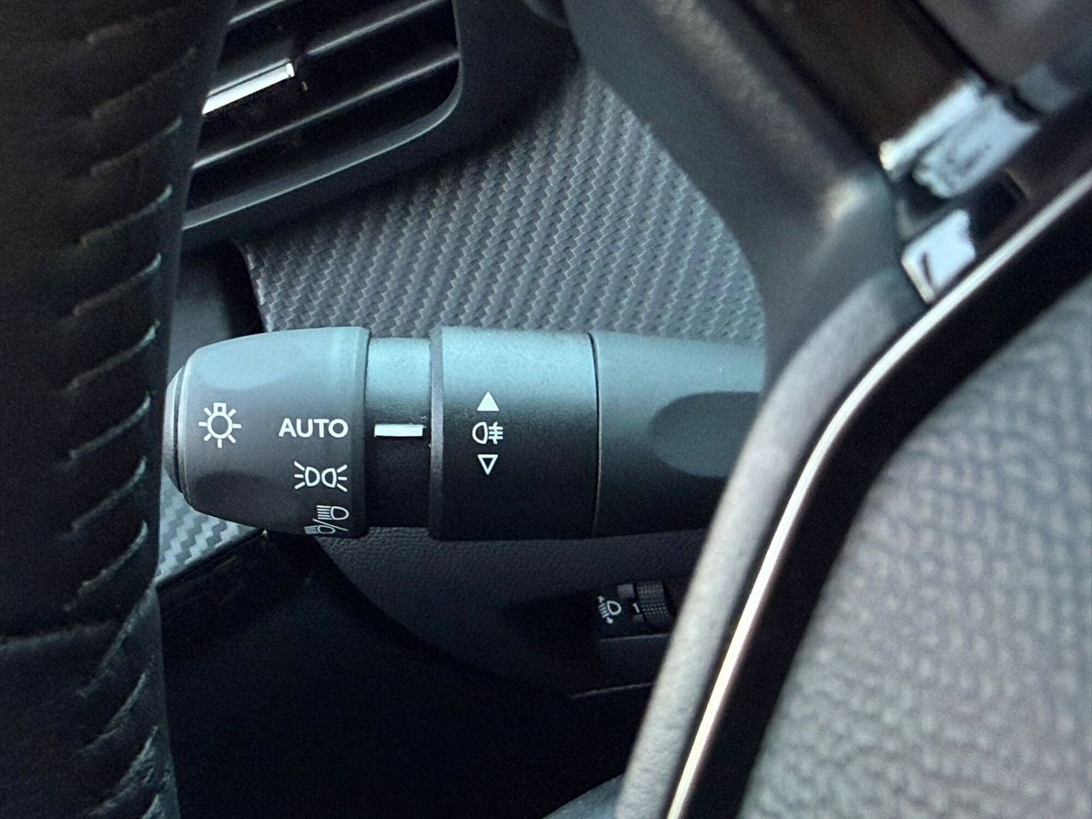 Peugeot 208 PureTech 100 Stop&Start 5 porte Allure (15)