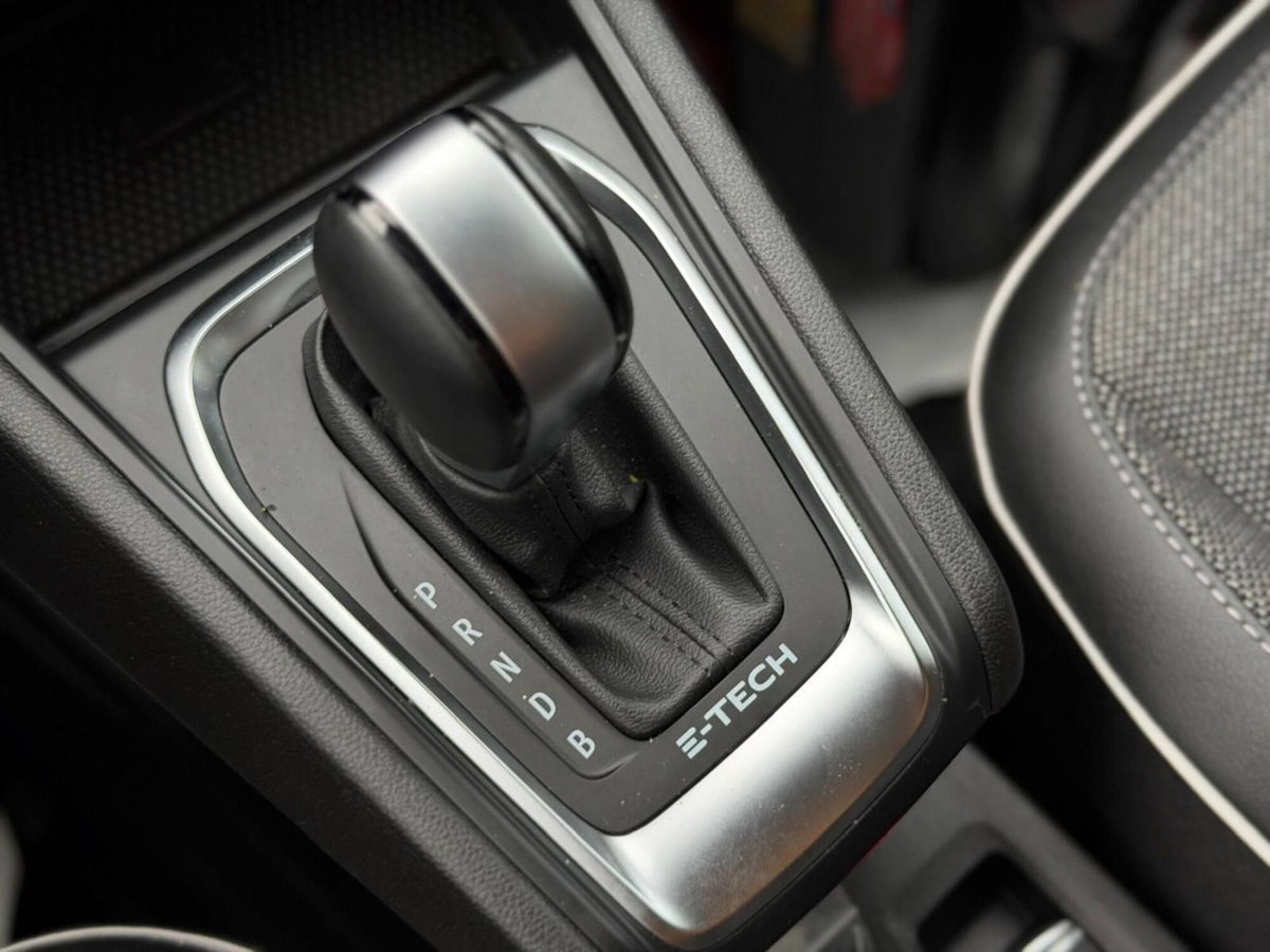 Renault Captur Full Hybrid E-Tech 145 CV Evolution (15)