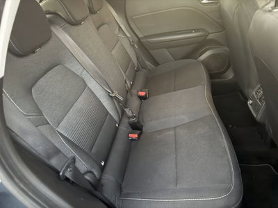 Renault Captur 1.6 full hybrid Techno 145cv auto (10)