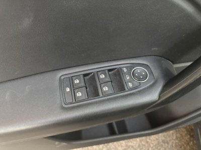 Renault Captur 1.6 full hybrid Techno 145cv auto (15)