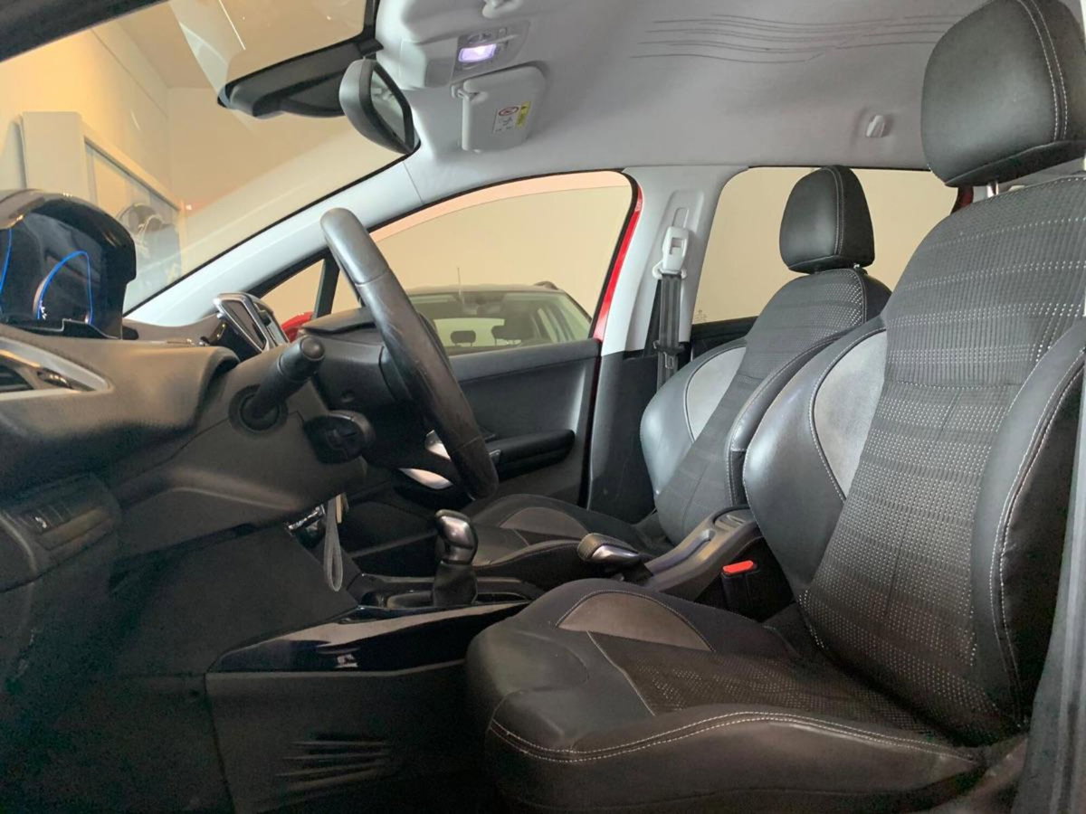 Peugeot 2008 100 S&S Allure (10)