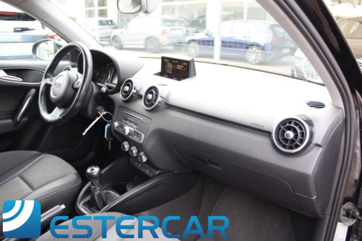 Audi A1 Sportback 1.6 TDI 116 CV Sport (10)