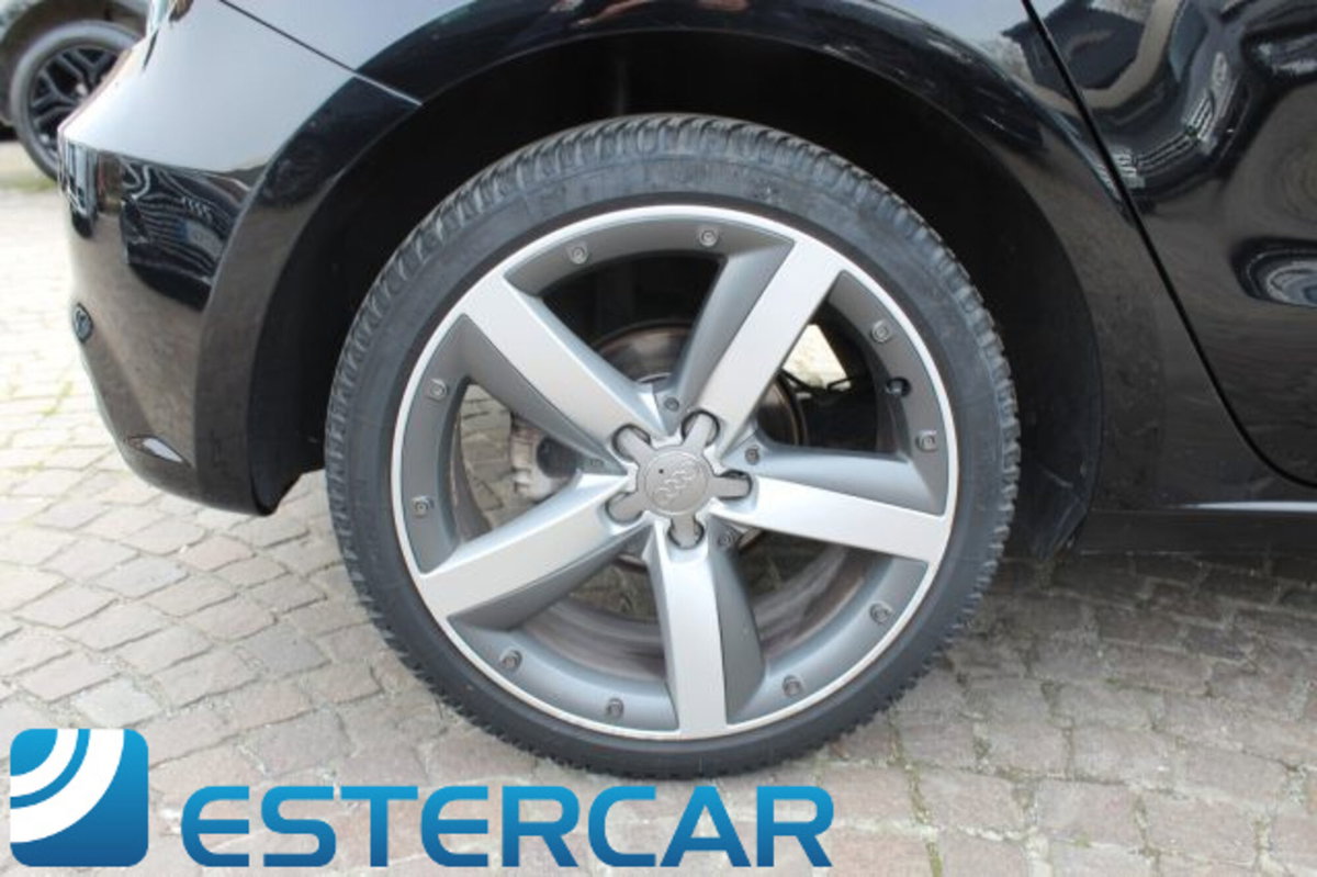 Audi A1 Sportback 1.6 TDI 116 CV Sport (11)
