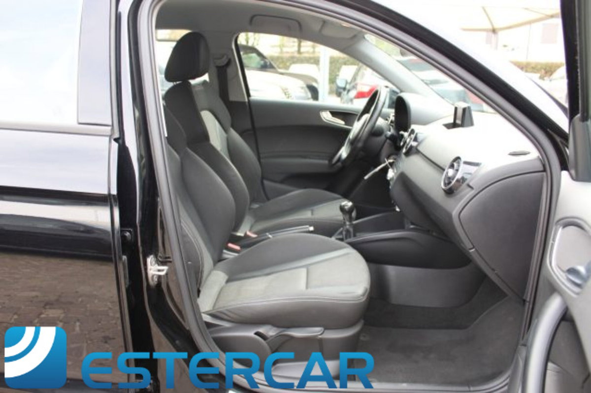 Audi A1 Sportback 1.6 TDI 116 CV Sport (14)