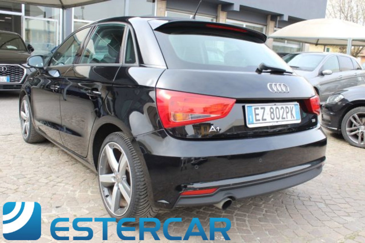 Audi A1 Sportback 1.6 TDI 116 CV Sport (15)